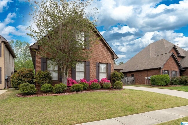 Building Photo - 2217 Chalybe Dr