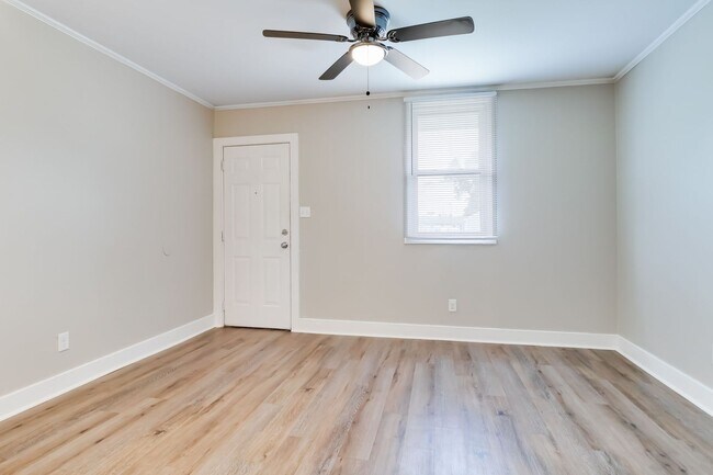 Building Photo - 115 S Girouard Rd