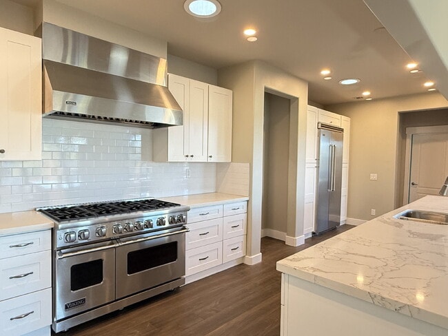 Building Photo - Stunning Hidden Gem with High-End Finishes in Novato