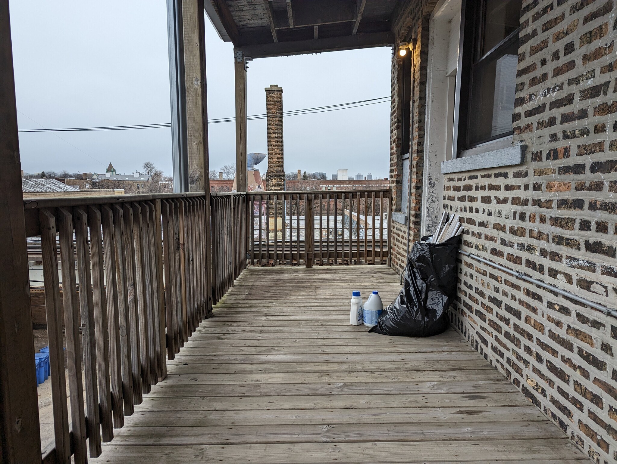 Building Photo - 4423 N Wolcott Ave