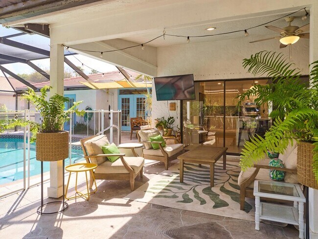 Building Photo - 2281 SW Starling Dr