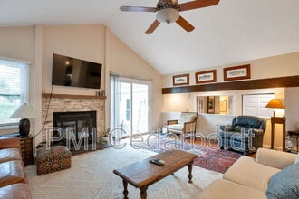 Building Photo - 6396 S Glencoe Ct