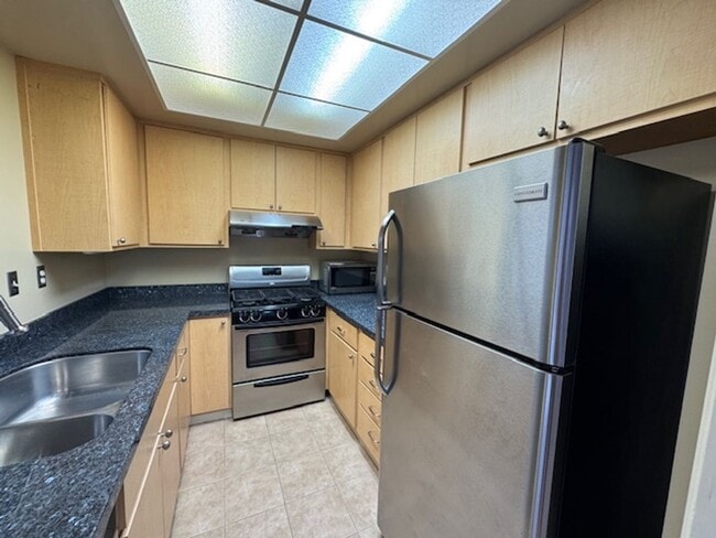 Building Photo - Wonderful 3 bedroom townhome in Main Chance Estates