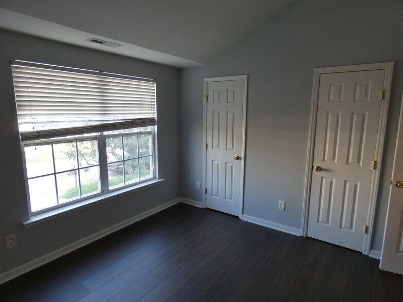 Building Photo - 1624 Brown Owl Dr