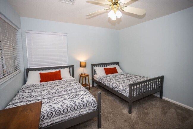 Building Photo - 3 BEDROOM 2 BATH 2 CAR GARAGE POOL HOME W/...
