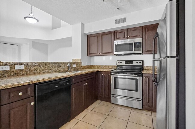 Building Photo - 7808 Sonoma Springs Cir