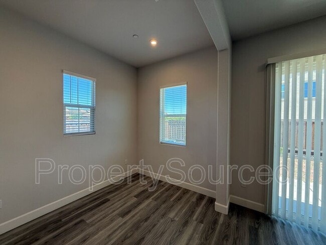 Building Photo - 614 Madrone St