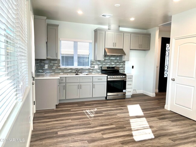 Building Photo - 662 Gerst Dr