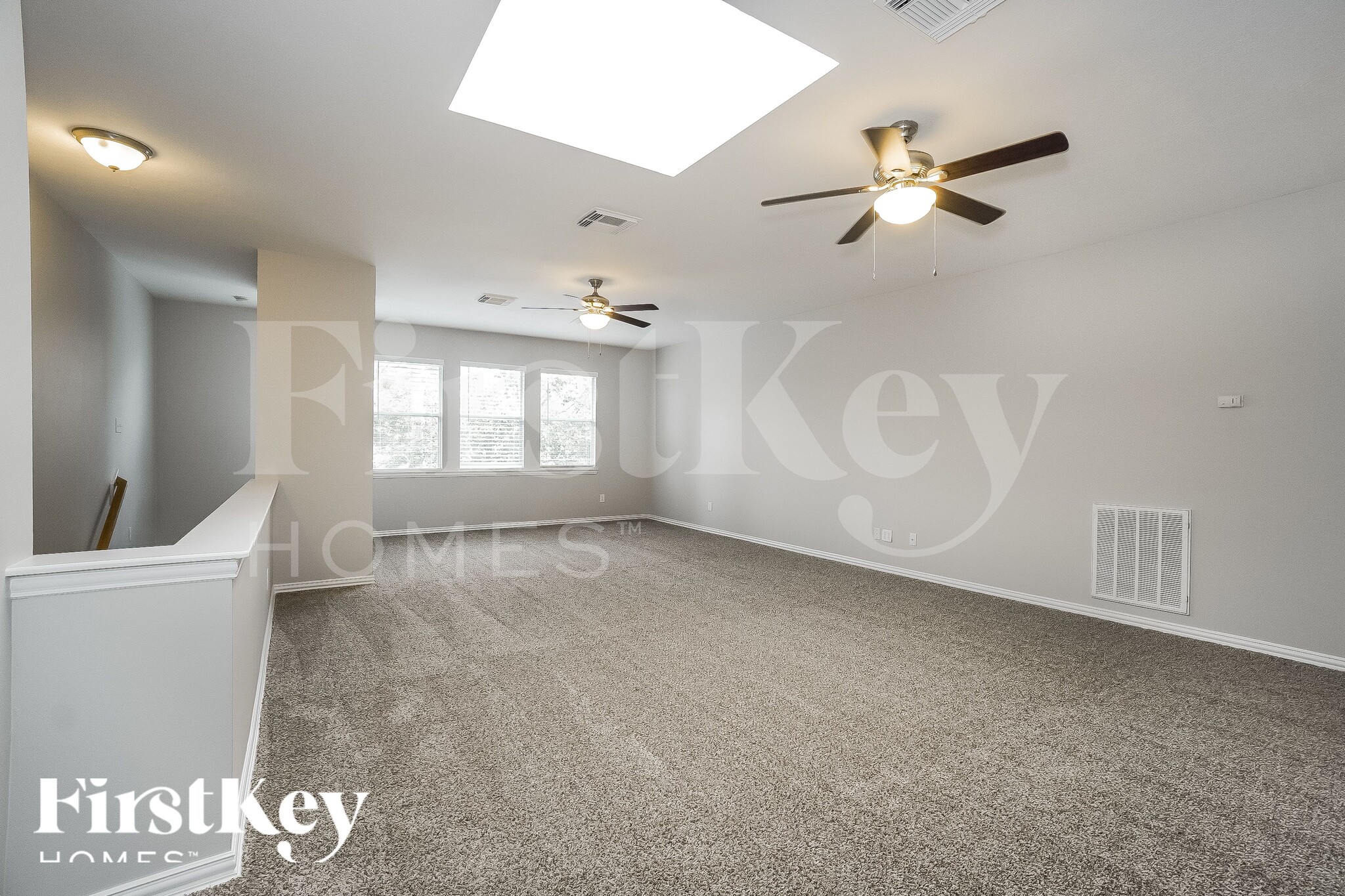 Building Photo - 16042 Belleshire Ln