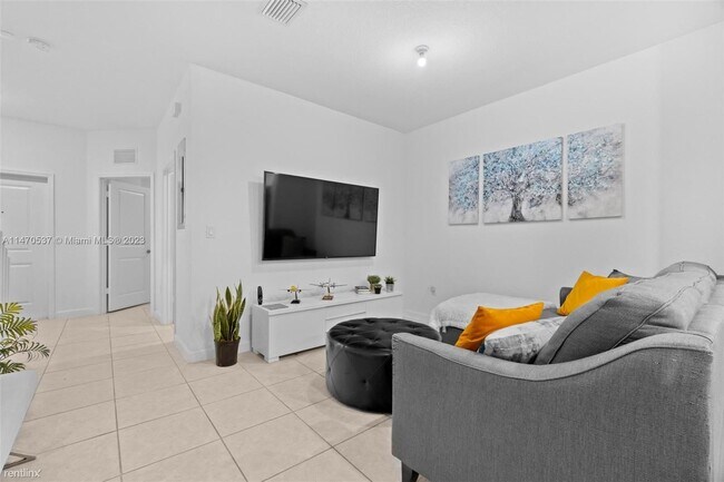 Building Photo - 3 br, 3 bath House - 14807 SW 183rd Ter