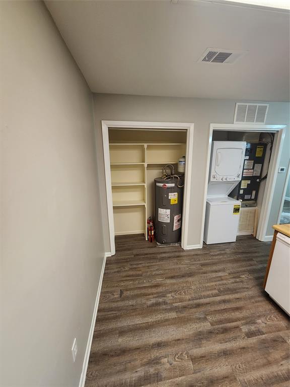 Building Photo - 1624 Aquarena Springs Dr