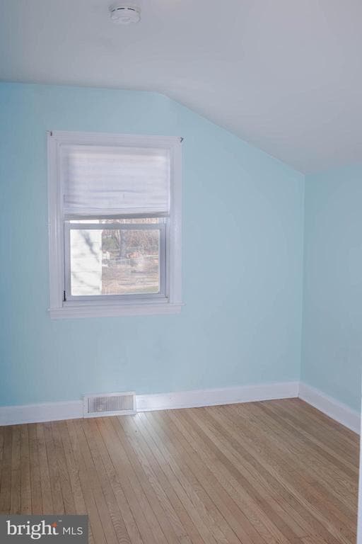 Building Photo - 209 Elm Ave