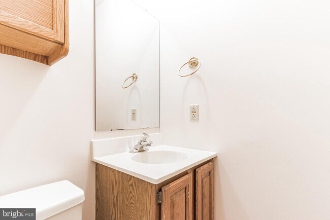 Building Photo - 48 Stonehurst Ct