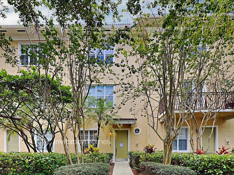 Primary Photo - 806 University Blvd