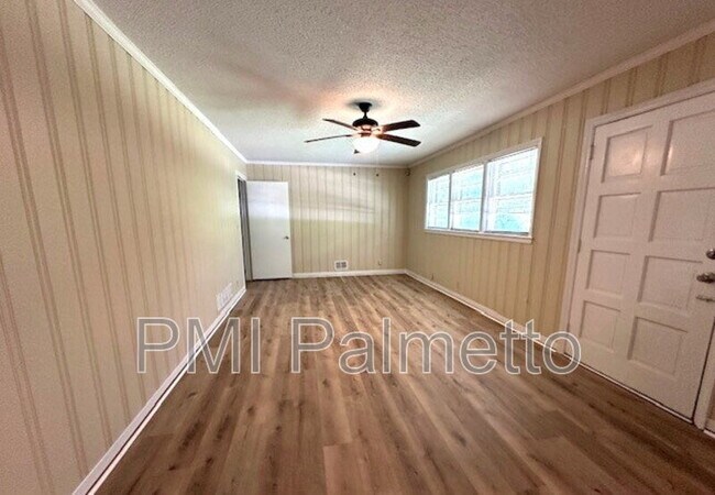 Building Photo - 529 Skyland Dr