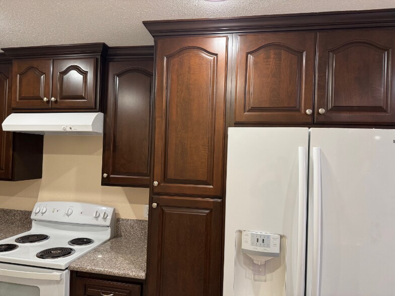 Building Photo - 753 Windwood Dr