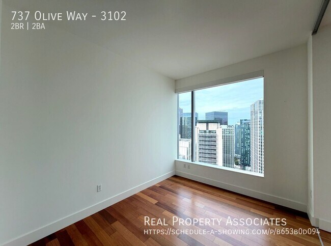 Building Photo - 737 Olive Wy