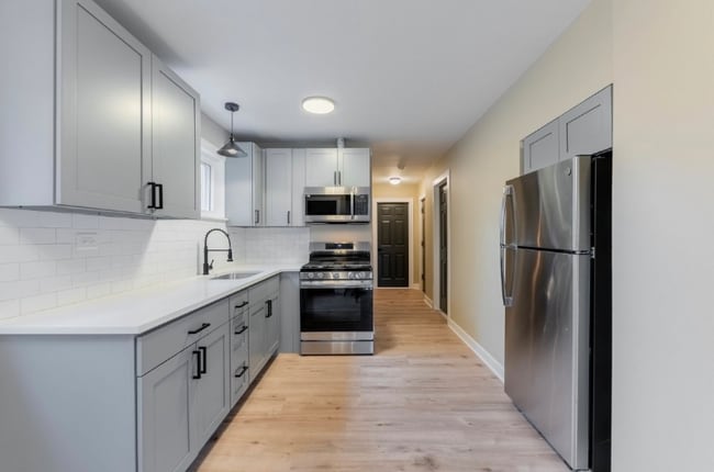 Building Photo - 3007 Euclid Ave