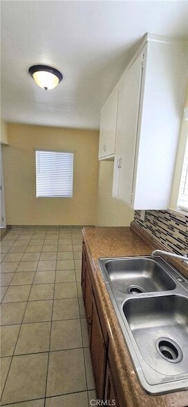 Building Photo - 1342 E 77th Pl