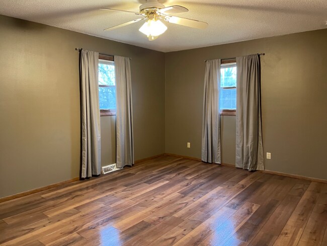 Building Photo - 6001 Echo Ridge