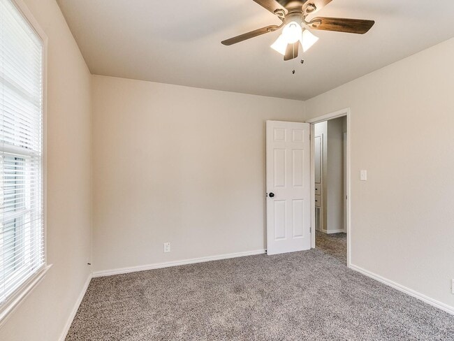 Building Photo - 2221 Churchill Pl