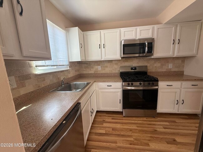 Building Photo - 1 Max Pl