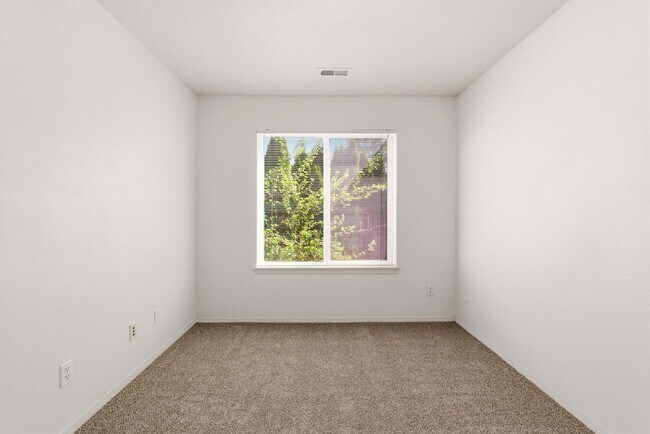 Building Photo - 2322 NW 168th Pl