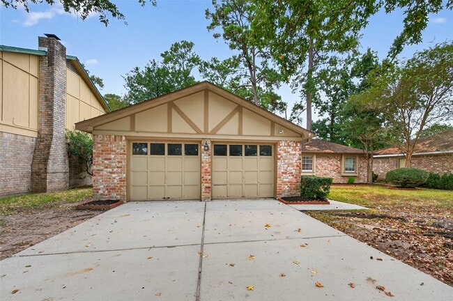 Building Photo - 23919 Farm Hill Dr