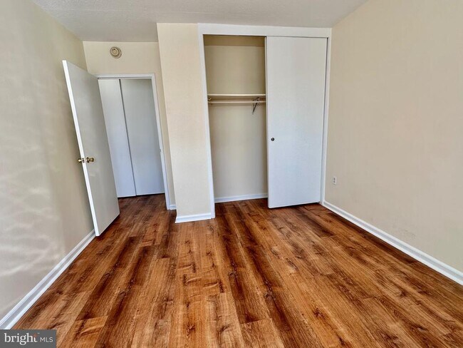 Building Photo - 2101 Chestnut St