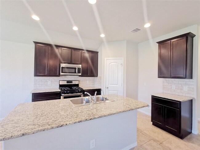 Building Photo - 29331 Dunns Creek Ct