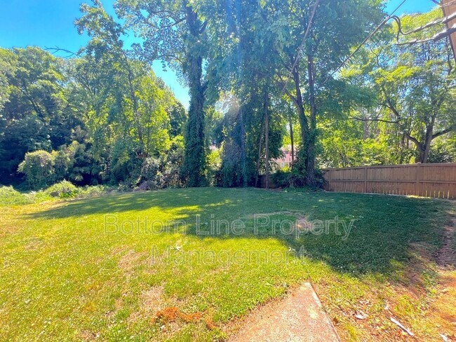 Building Photo - 1943 Wilmore Dr