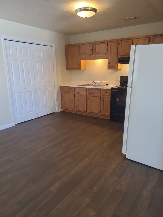 Building Photo - Piggott Duplexes