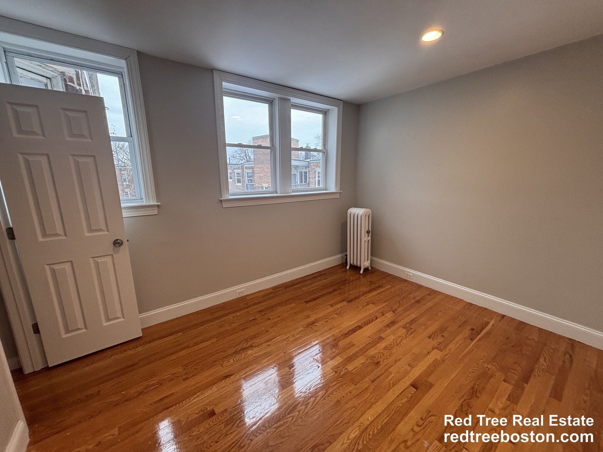 Building Photo - 76 Egmont St