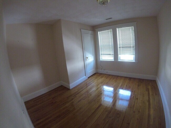 Building Photo - 17 Clewley Rd