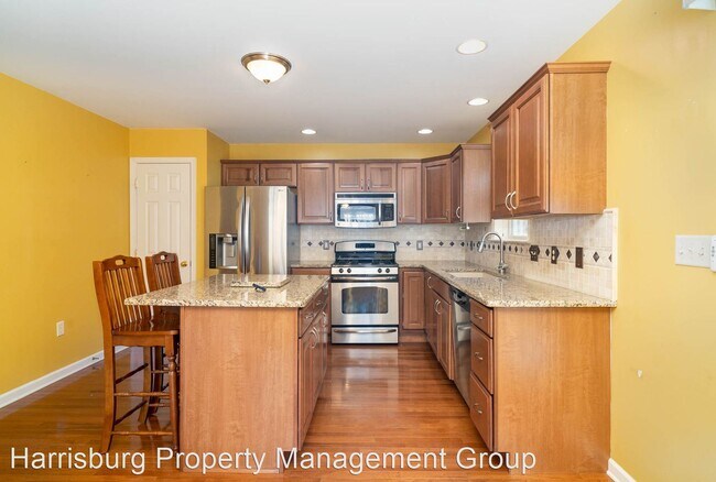 Building Photo - 3 br, 2.5 bath House - 164 Old Schoolhouse...