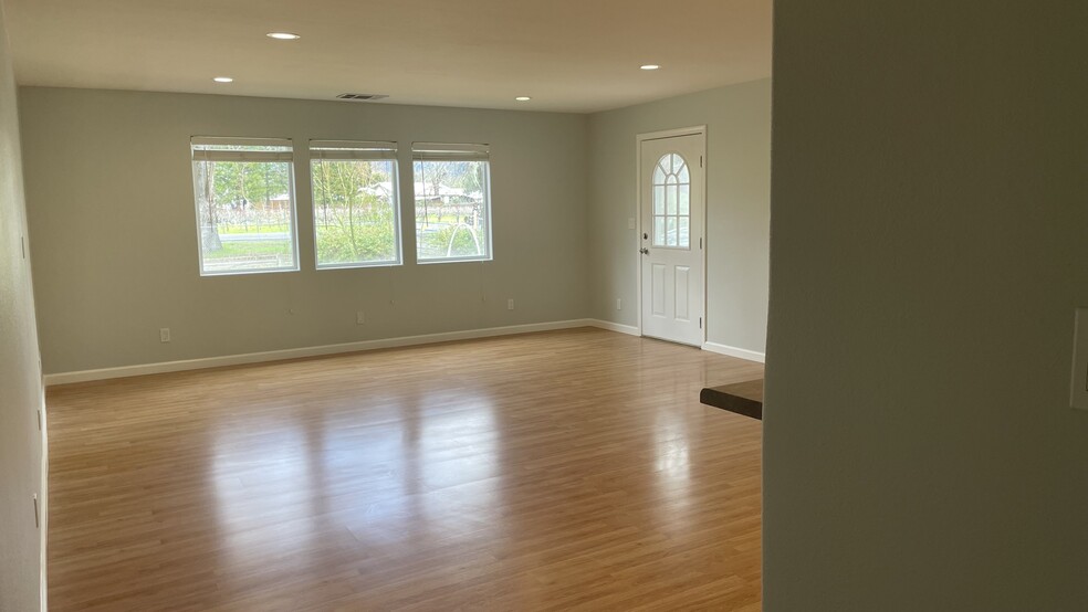 View from Hallway into Living Room - 3289 CA-128