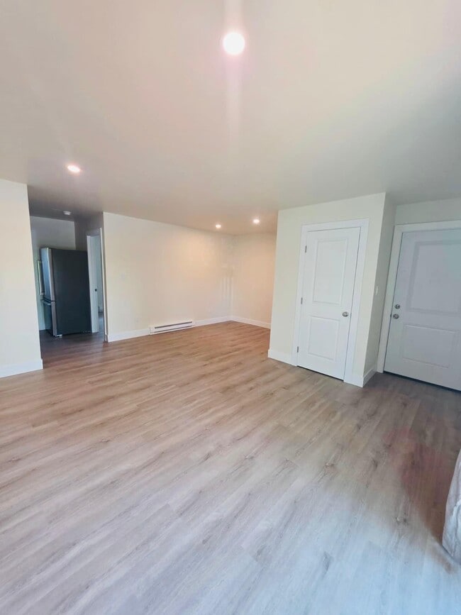 Building Photo - 1121 Colorado Ave