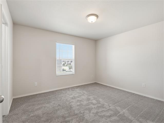 Building Photo - 933 Dressage Dr
