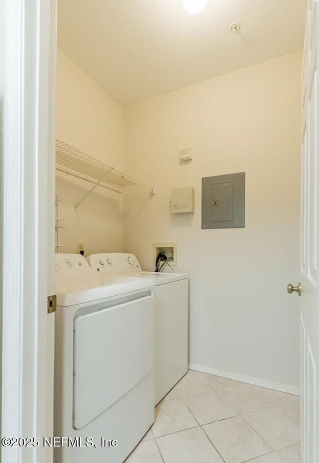 Building Photo - 13810 Sutton Park Dr N