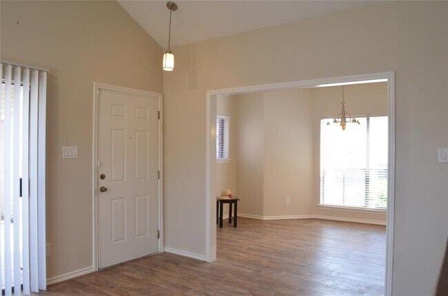 Building Photo - 10176 Oakberry St