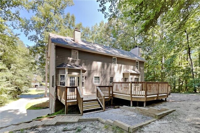 Building Photo - 3371 Chatsworth Way