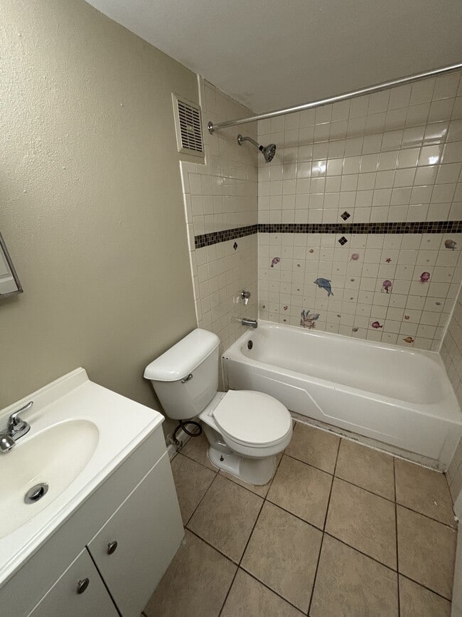 Building Photo - 8836 N 95th St