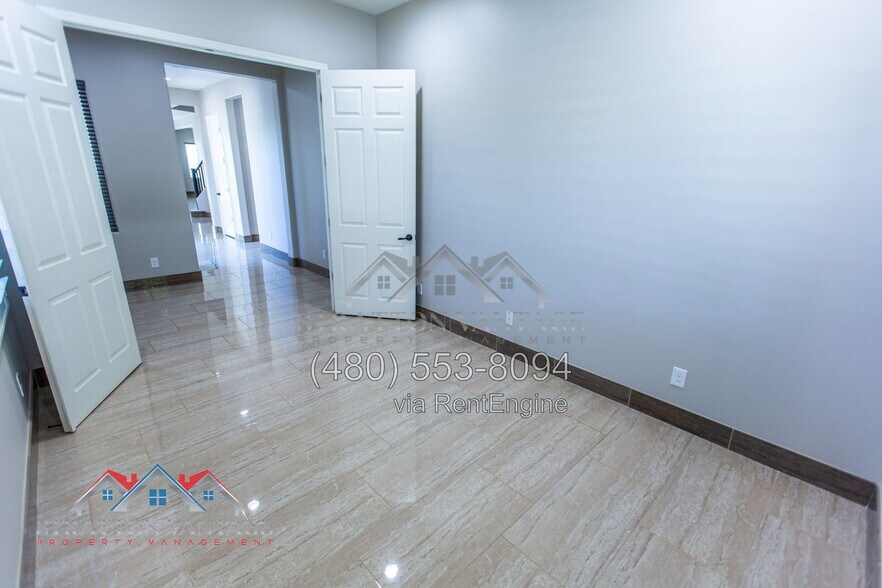 Building Photo - 4721 E Casitas Del Rio Dr
