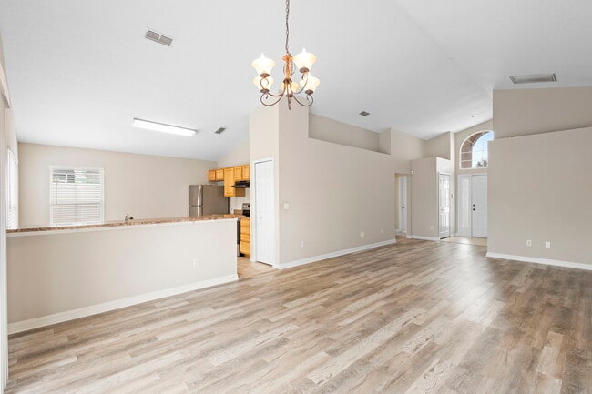 Building Photo - 1911 Colonial Woods Blvd