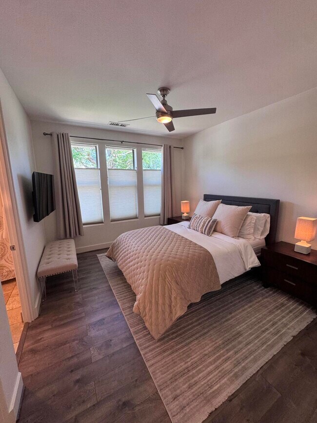 Building Photo - 102 Cll Los Hibiscos