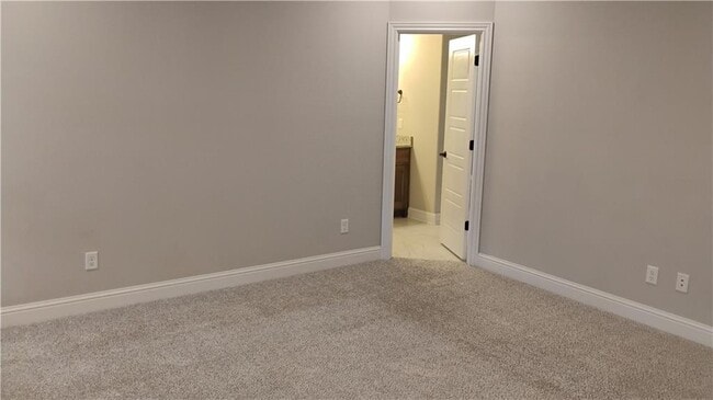 Building Photo - 710 Harbison St