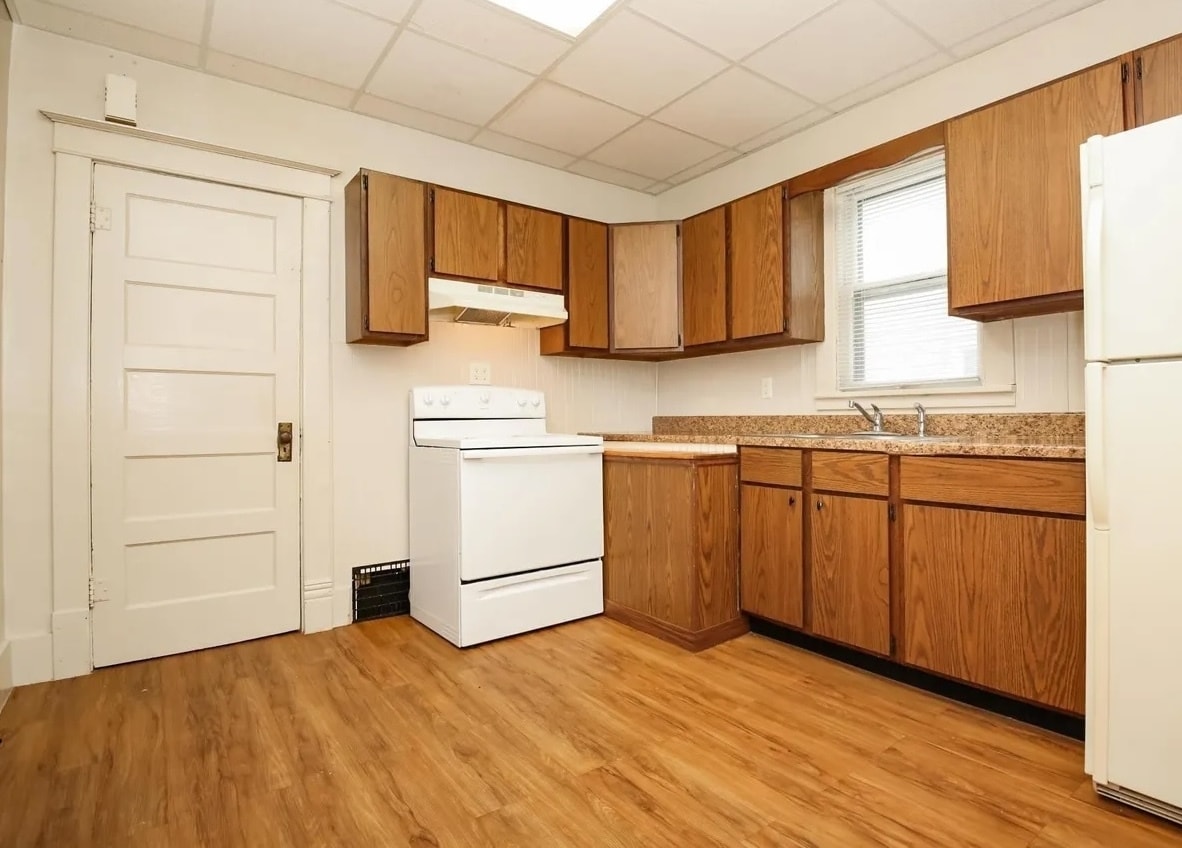 Building Photo - 425-427 W 16th St