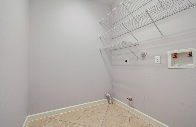 Building Photo - 12935 Northpointe Bend Dr