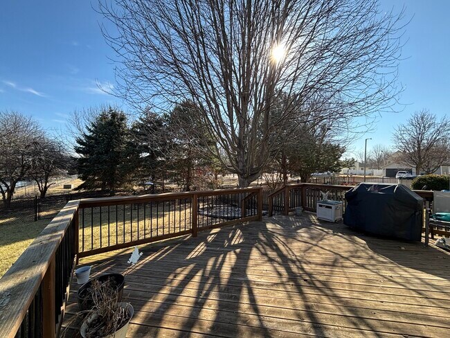 Building Photo - 1416 Finch Dr