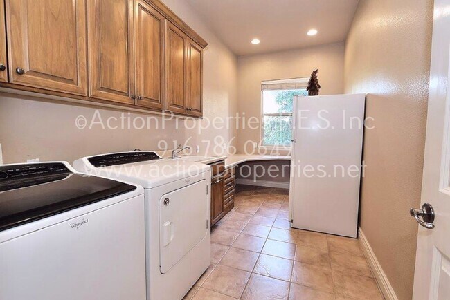 Building Photo - Granite Bay 5 Bed, 4 Bath Home - Large Pool - 2 Master Suites  Two Story, Gardner & Pool Service ...